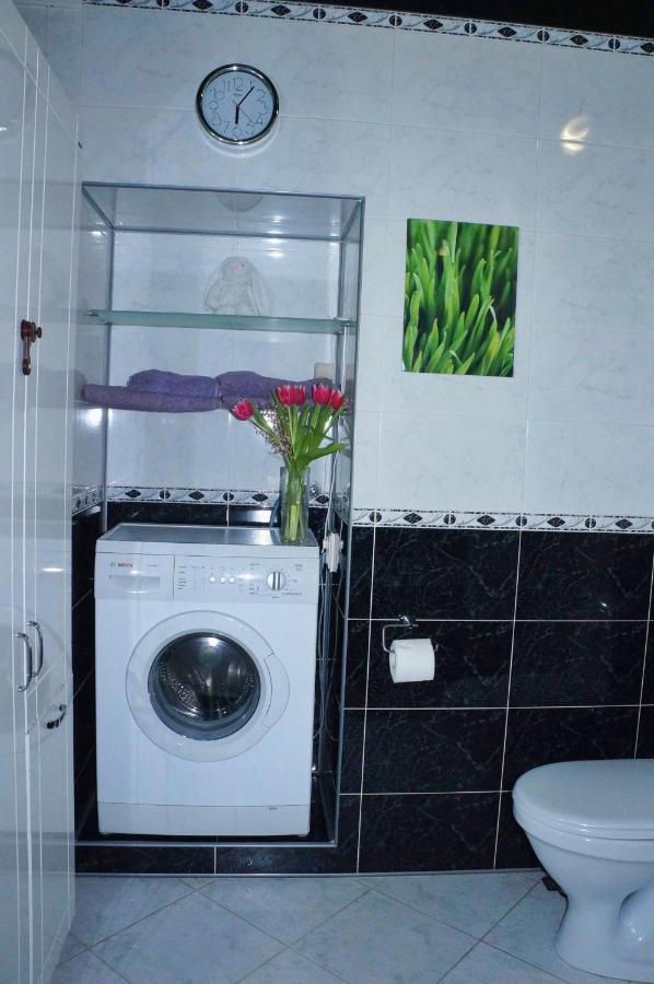 Apartments On Rynok Square, The Heart Of The City Lviv Luaran gambar